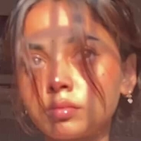Afr Khan Naken