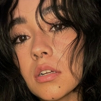 Alanis Vargas Naken