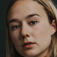 Alba August Naken
