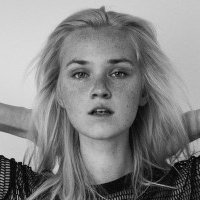 Alexa Reynen Naken