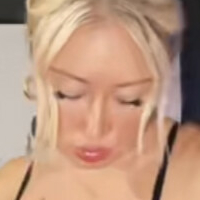 Alissa Hale Naken