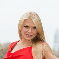 Alysha Laine Naken
