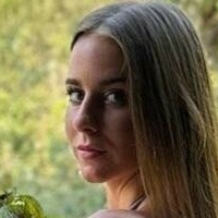 Amanda Berecz Naken