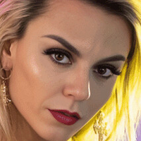 Amanda Machado Naken