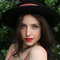 Amanda Moon Ray Naken