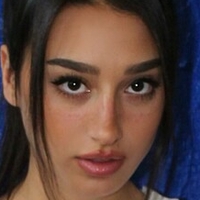 ambergianna Naken