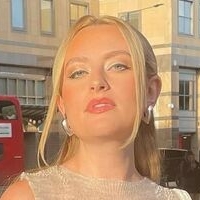 Amelia Dimoldenberg Naken