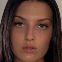 Amelia Hakes Naken