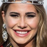Anahita Rehbein Naken