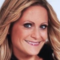 Angela Braun Naken