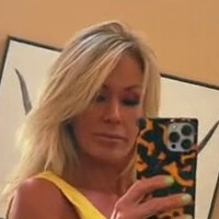 Angie Phillips Naken