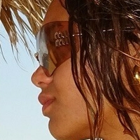 Anicka Delgado Naken