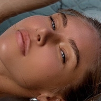 Anjelica Naken