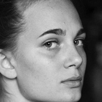 ann.cornel Naken