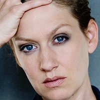 Anna Blomeier Naken