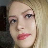 Anna Leggy Naken