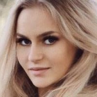 Anna Nystroem Naken