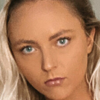 Annie Kate Naken