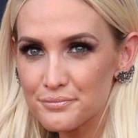 Ashlee Simpson Naken