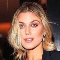 Ashley James Naken
