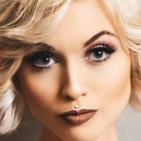 Audrey Nicole Naken