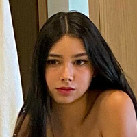 AvMadeleine Naken