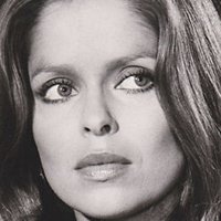 Barbara Bach Naken