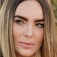 Belinda Naken