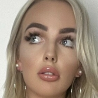 Bella Janice Naken