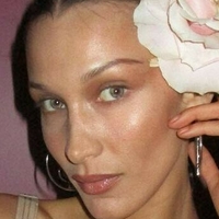 bellahadid Naken