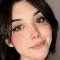 Beth Cast Naken