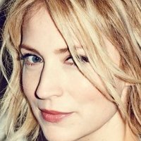 Beth Riesgraf Naken