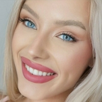 Blonde Anna Naken