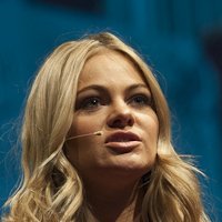 Caitlin Crosby Naken