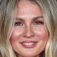 Caitlin Manley Naken