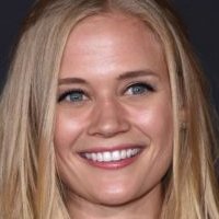 Carly Schroeder Naken
