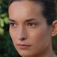 Carole Brana Naken
