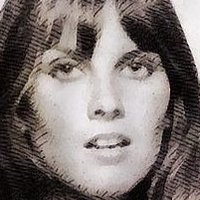Caroline Munro Naken