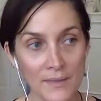Carrie-Anne Moss Naken
