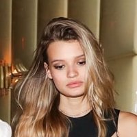 Cayley King Naken