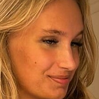 Cecilie Hoyer Naken