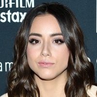 Chloe Bennet Naken