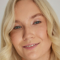 Claire Roos Naken