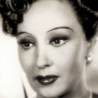 Clara Calamai Naken