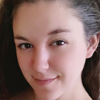 Cora Naken