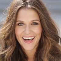 Courtney Cole Naken