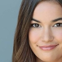 Courtney Cummings Naken
