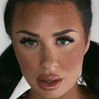Courtney Luck Naken