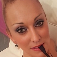 Daniela Evans Naken
