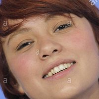 Daniela Valentine Naken